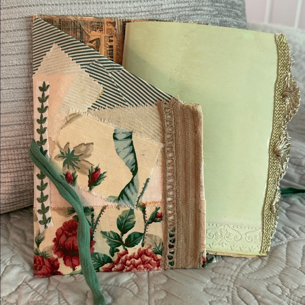 Handmade Junk Journal 6x9 72 Pages Pouch - Picture 4 of 12